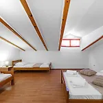 1 Bedroom Stunning In *