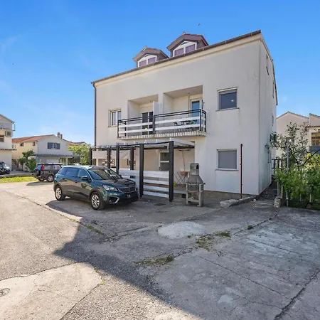 1 Bedroom Cozy In * Betina