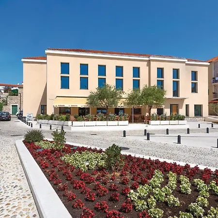 1 Bedroom Cozy In Apartman Betina