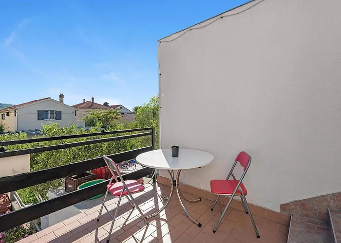 1 Bedroom Cozy In Appartement *