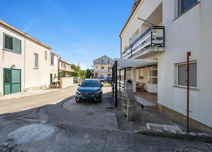 1 Bedroom Cozy In * Betina (Sibenik-Knin)