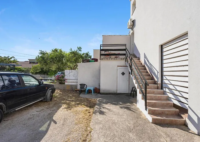 Appartement 1 Bedroom Cozy In Betina (Sibenik-Knin)