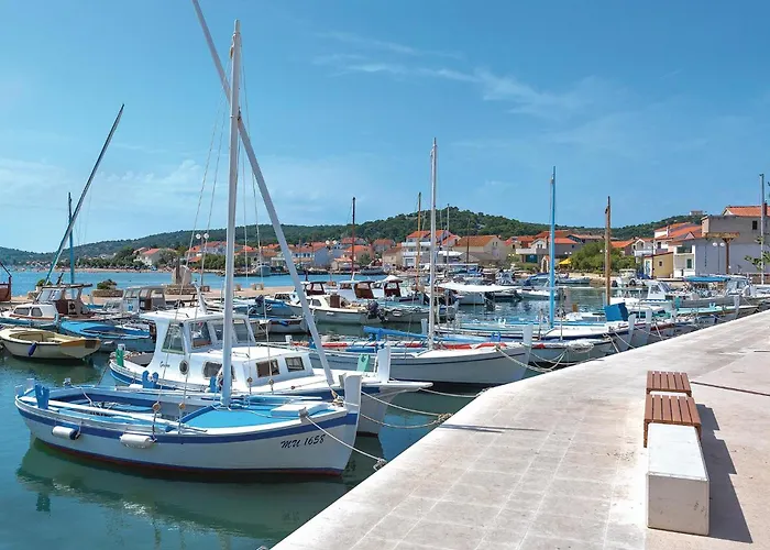 1 Bedroom Cozy In * Betina (Sibenik-Knin)